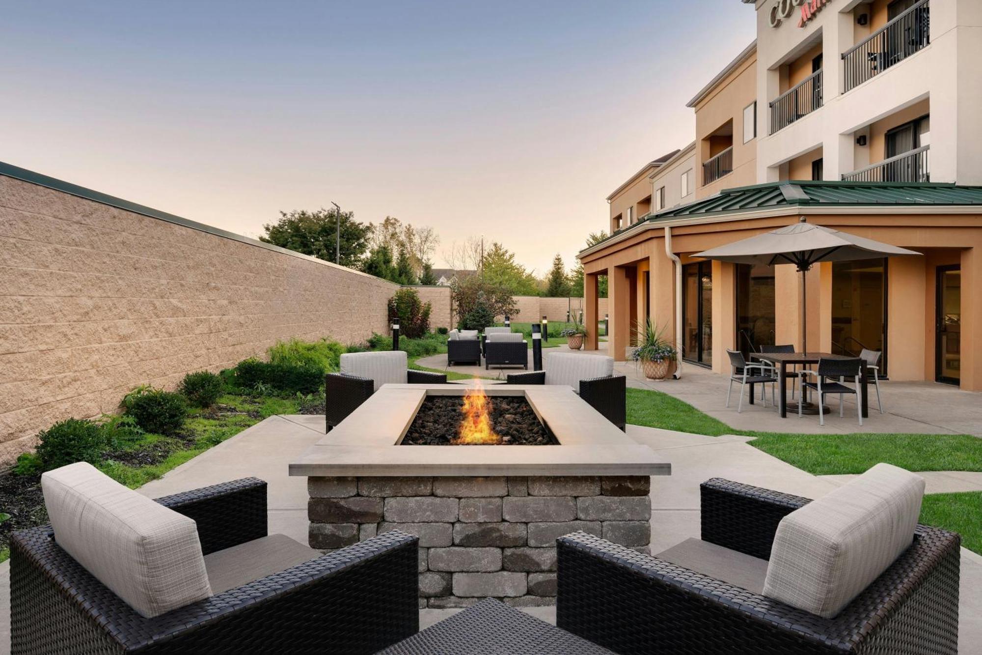 Courtyard By Marriott Indianapolis South Indianápolis Exterior foto